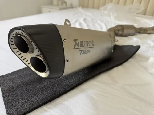 Ligne Akrapovic Tmax 560