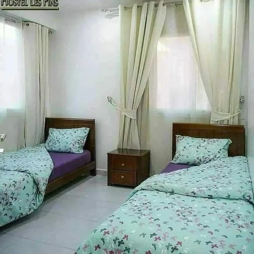 Hostel moderne et confortable au coeur du les pins 