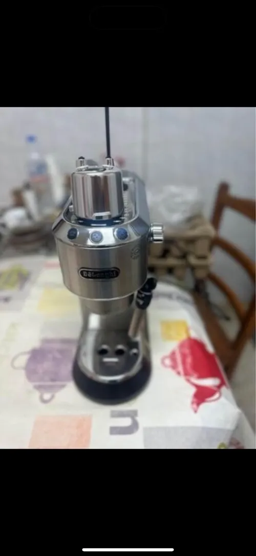 Machine à café Barista Delonghi Dedica EC685 