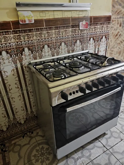 Je vends un cuisinière propre 05 foure