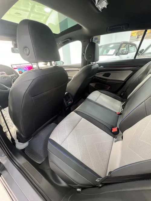 Volkswagen Golf 8,5 2025 R line