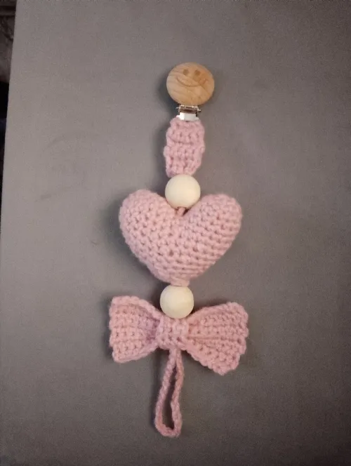 Attache-tétine pour fille