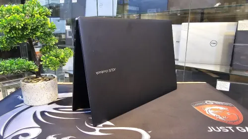 Asus vivobook 18