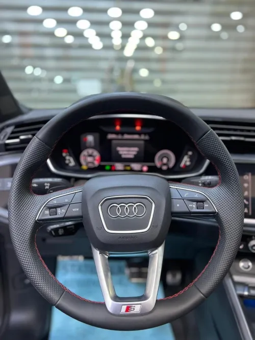 Audi Q5 2025 Slin