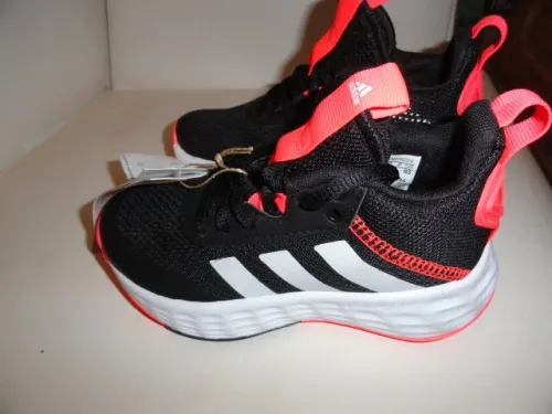 TRAINING CUIRE ADIDAS POUR FILLETTE MODEL 2025