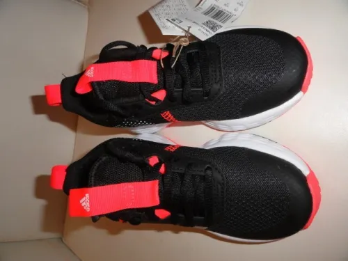 TRAINING CUIRE ADIDAS POUR FILLETTE MODEL 2025
