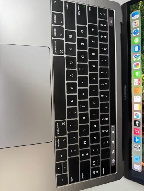 MACBOOK PRO / 2020 / i5 1038NG7/16/256