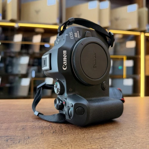 Canon r6 mark iii dans un etat comme neuf avec batterie et chargeur