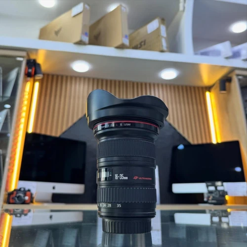 Objectif CANON 16-35mm F2.8 MARK II Série L en excellent état avec bouchons et pare-soleil
