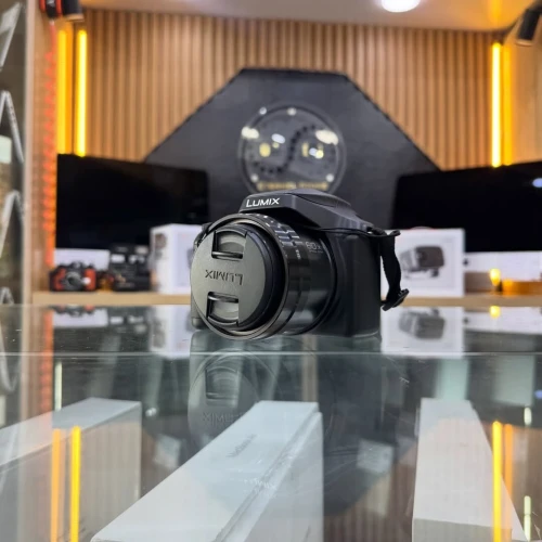 Lumix FZ82D en excellent état batterie et chargeur