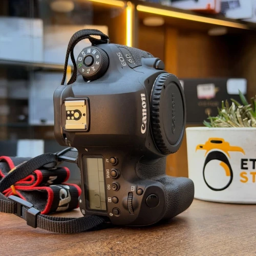 Canon 6d mark ii en excellent état