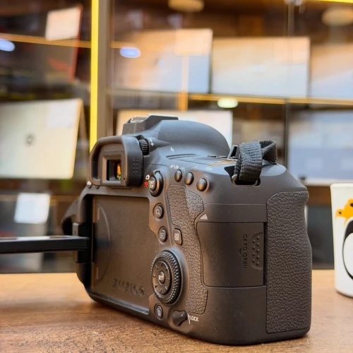 Canon 6d mark ii en excellent état