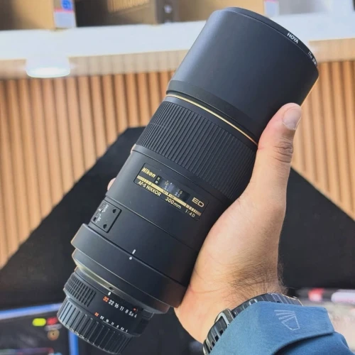 Nikon af-s nikkor 300mm f/4 D en excellent état