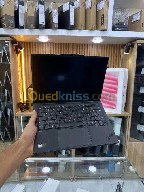 LENOVO THINKPAS X1 CARBON GEN 12 ULTRA 7 155U 32GB/1TB 14 POUCE 2K8 OLED TACTILE