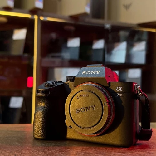 Sony a7 iii dans un excellent état comme neuf avec batterie et chargeur