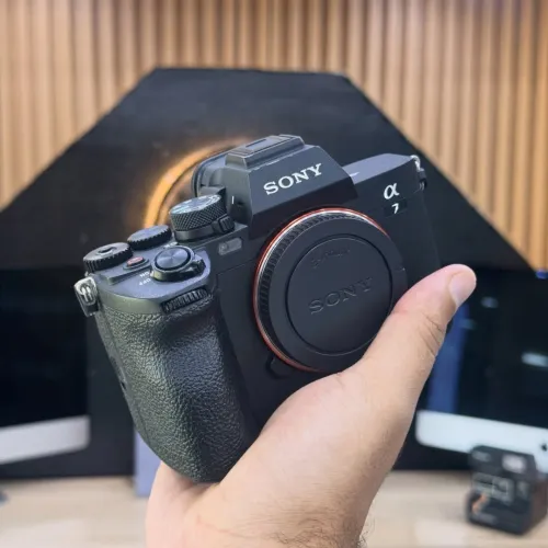Sony A7 IV boitier nu en excellent état batterie et chargeur