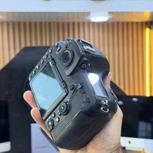Nikon D850 avec 50mm 1.8D MF en tres bon état batterie et chargeur