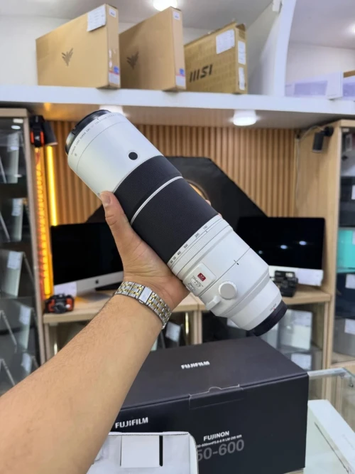 Objectif FUJIFILM FUJINON 150-600mm F5.6-8 Neuf sous emballage JAMAIS UTILISÉ