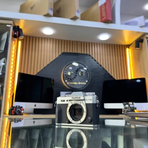 Fujifilm XT-30 MARK II boitier nu en excellent état batterie et chargeur