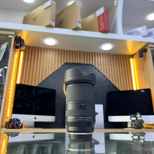 Objectif TAMRON Fujifilm X-mount 18-300mm F3.5-6.3 JAMAIS UTILISE EN BOÎTE