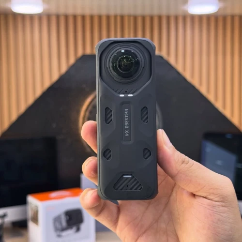 Insta 360 X4 en excellent état + bras invisible