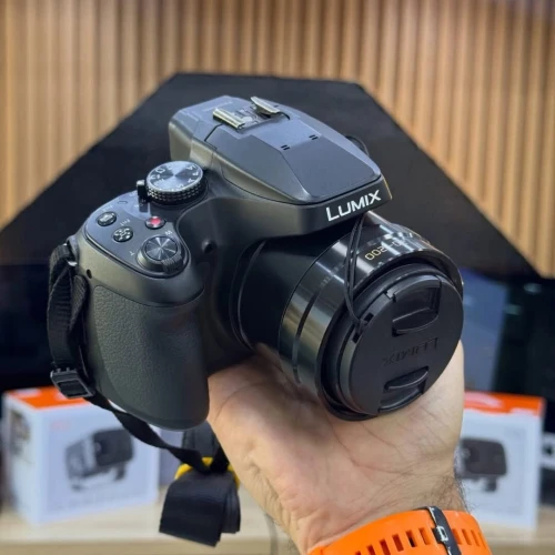 Lumix FZ82D en excellent état batterie et chargeur