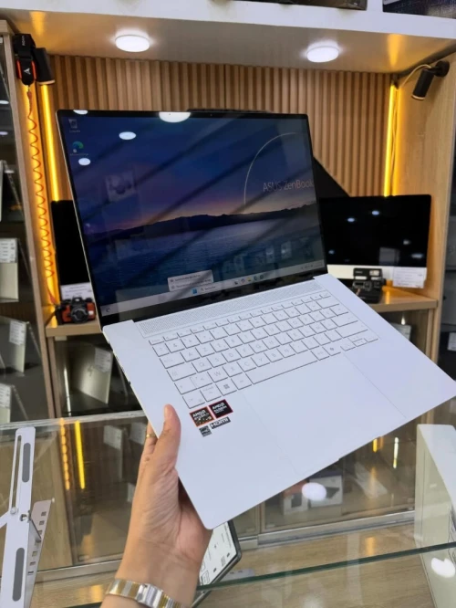 ASUS ZENBOOK S16 RYZEN AI 9 365 24 GB/1TB