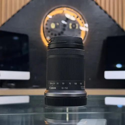 Canon RF 18-150mm f/3.5-6.3 STM en excellent état