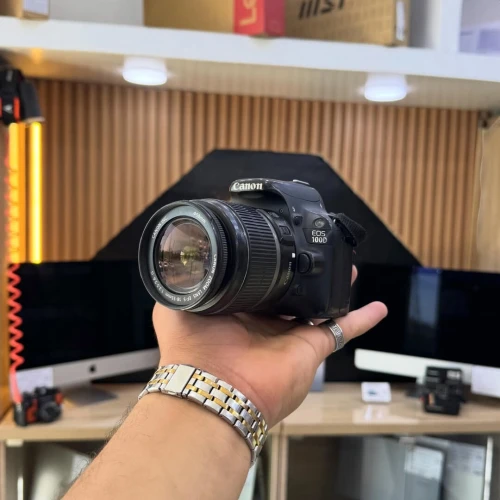 CANON 100D avec 18-55mm en excellent état avec batterie et chargeur