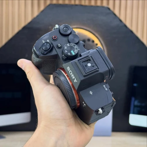 Sony a7 iv en tres bon état avec batterie et chargeur