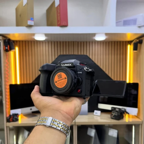 LUMIX GH6 boitier avec SPEEDBOOSTER Metabones en excellent état batterie et chargeur