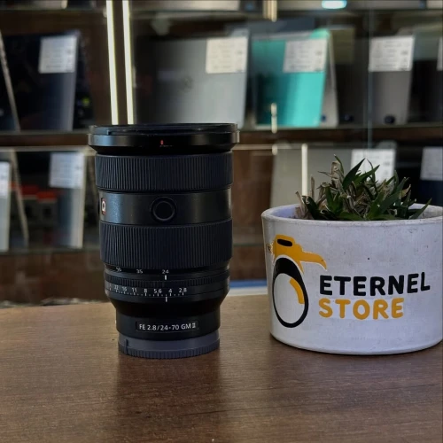 SONY 24-70 F 2.8 G MASTER II EN BON ETAT AVEC DEUX BOUCHONS