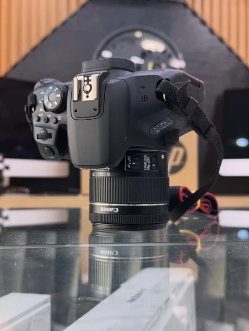 Canon 850D avec 18-55mm STM en excellent état