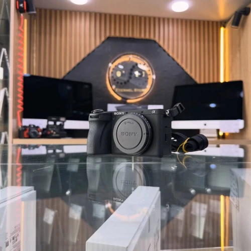 Sony A6700 boitier nu en excellent état batterie et chargeur