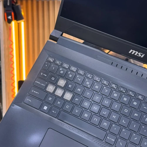 MSI KATANA 15 AI AMD RYZEN 7 8845HS 16GB/512GB