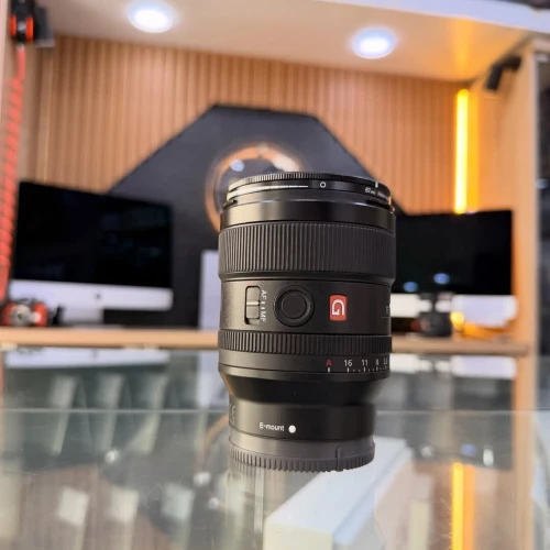 Sony 24mm 1.4 G-Master E-mount en excellent etat avec deux bouchons