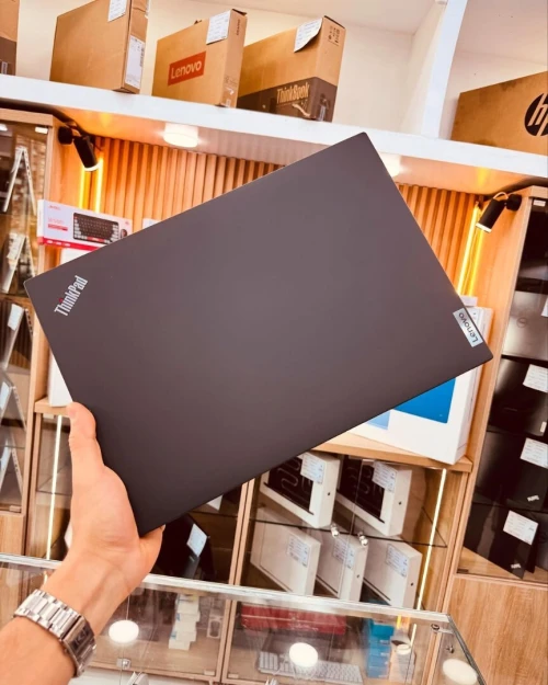 LENOVO THINKPAD T16 GEN2 i7 13eme 16gb/512gb IRIS XE