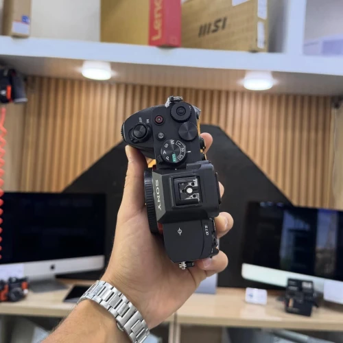 SONY A7 IV boitier nu en excellent état batterie et chargeur