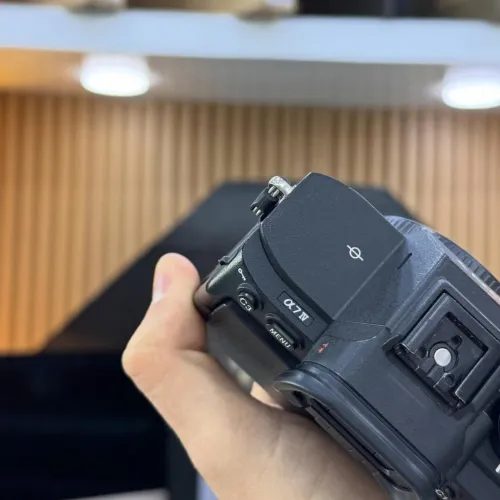 Sony a7 iv en tres bon état avec batterie et chargeur