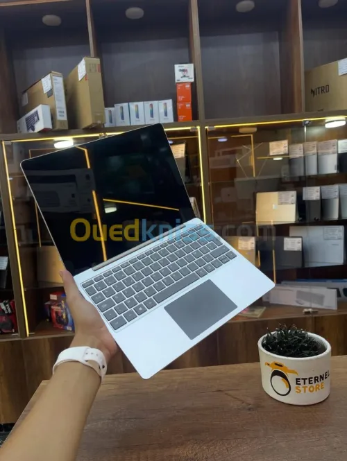 MICROSOFT SURFACE LAPTOP GO