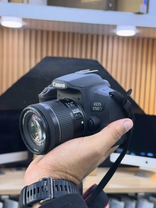 Canon 850D avec 18-55mm STM en excellent état