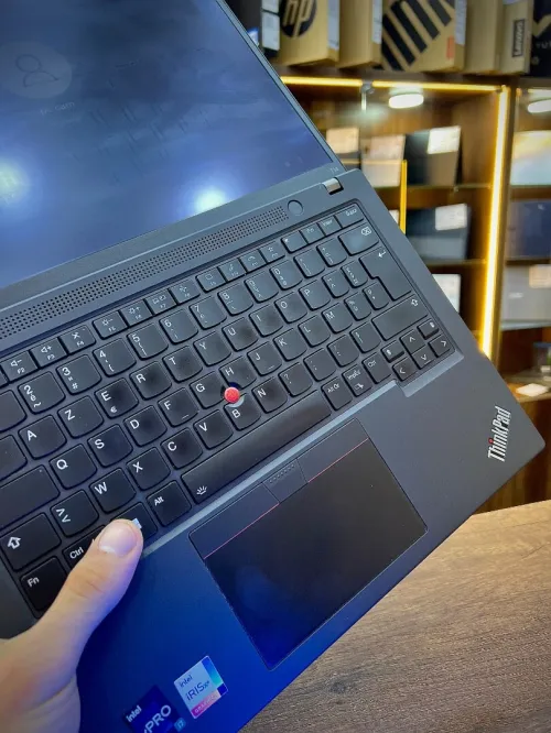 Lenovo thinkpad T14 i7-1270P 32/512 14pouces tactile