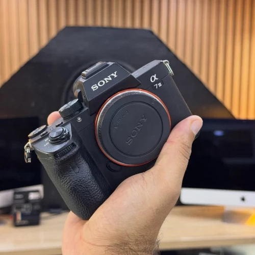 Sony A7 III boitier nu en excellent état batterie et chargeur