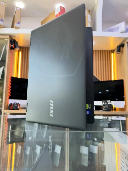 MSI CROSSHAIR 18HX ULTRA 9 275 HX 32GB/1TB NVIDIA RTX 5070 8GB