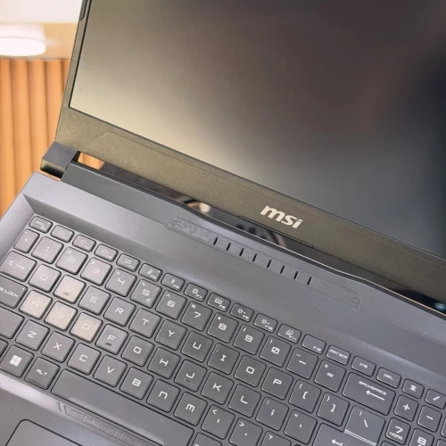 MSI KATANA 15 AI RYZEN 7 8845HS 16GB/512GB