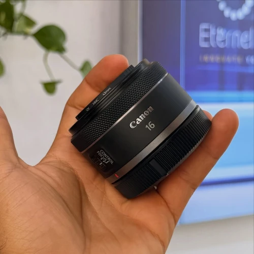 Canon 16mm 2.8 RF en excellent etat avec deux bouchons