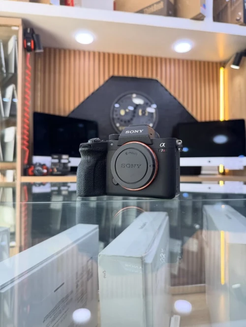Sony A7R IV boitier nu en excellent état batterie et chargeur