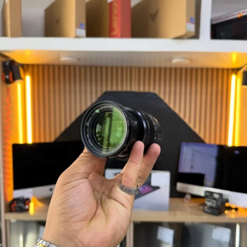 OBJECTIF FUJINON 18-55mm F2.8-4 en excellent état avec deux bouchons