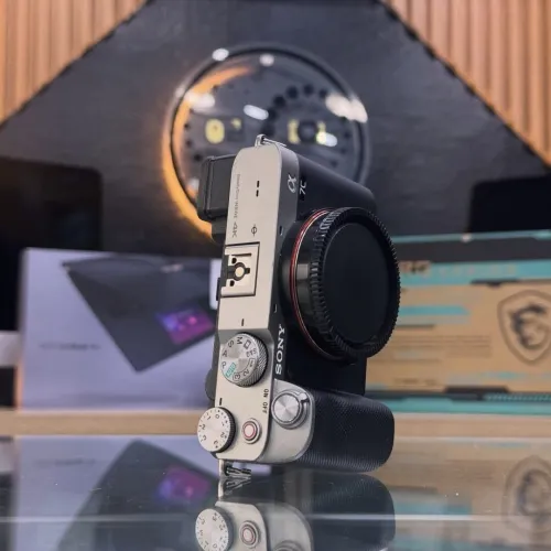 Sony A7C boitier nu en excellent état batterie et chargeur