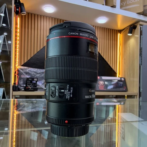 canon 100mm 2.8 serie L